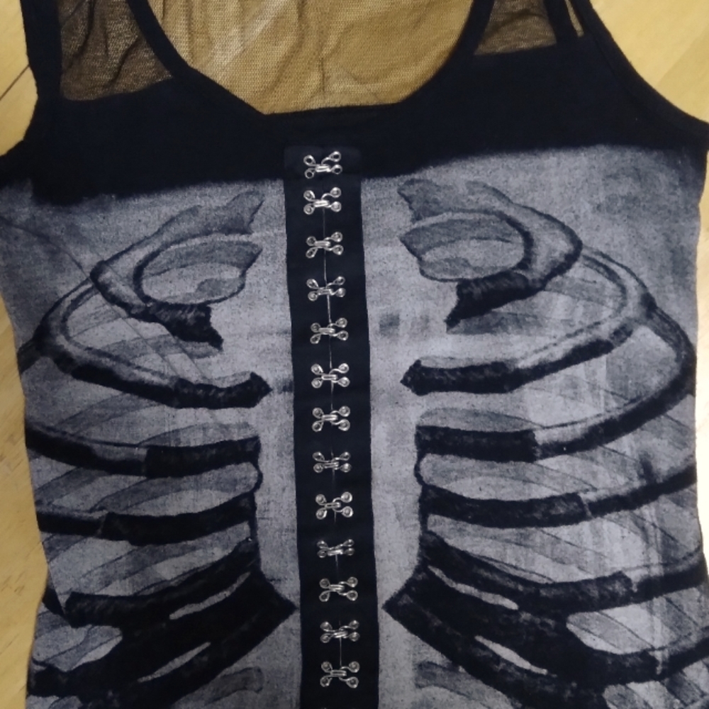 Size small black